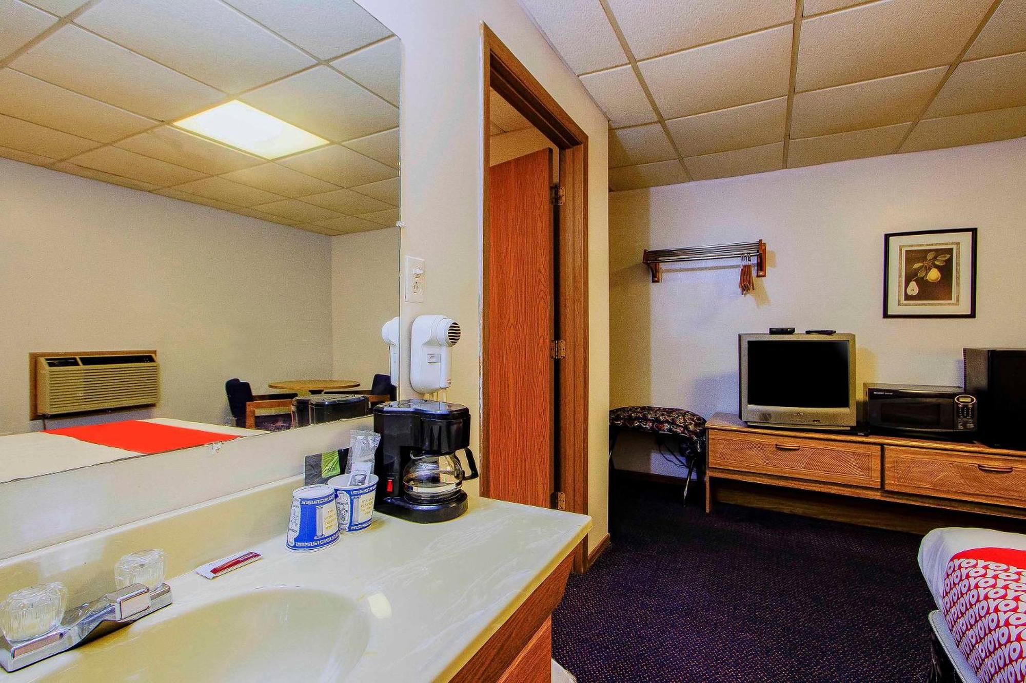Oyo Inn, Wv - Hwy 119 Hotel 2*