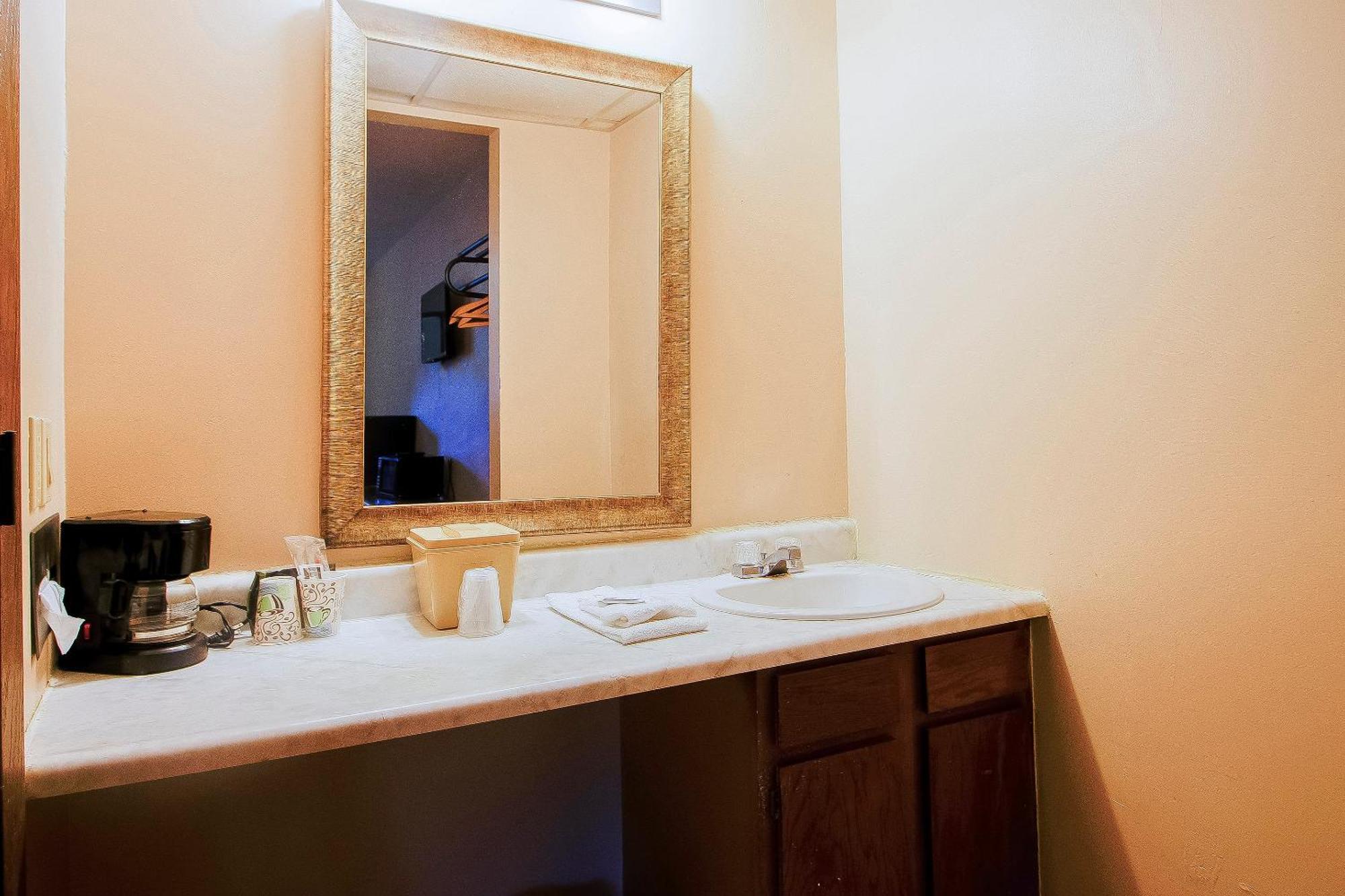 Hotel Oyo Inn, Wv - Hwy 119 2*