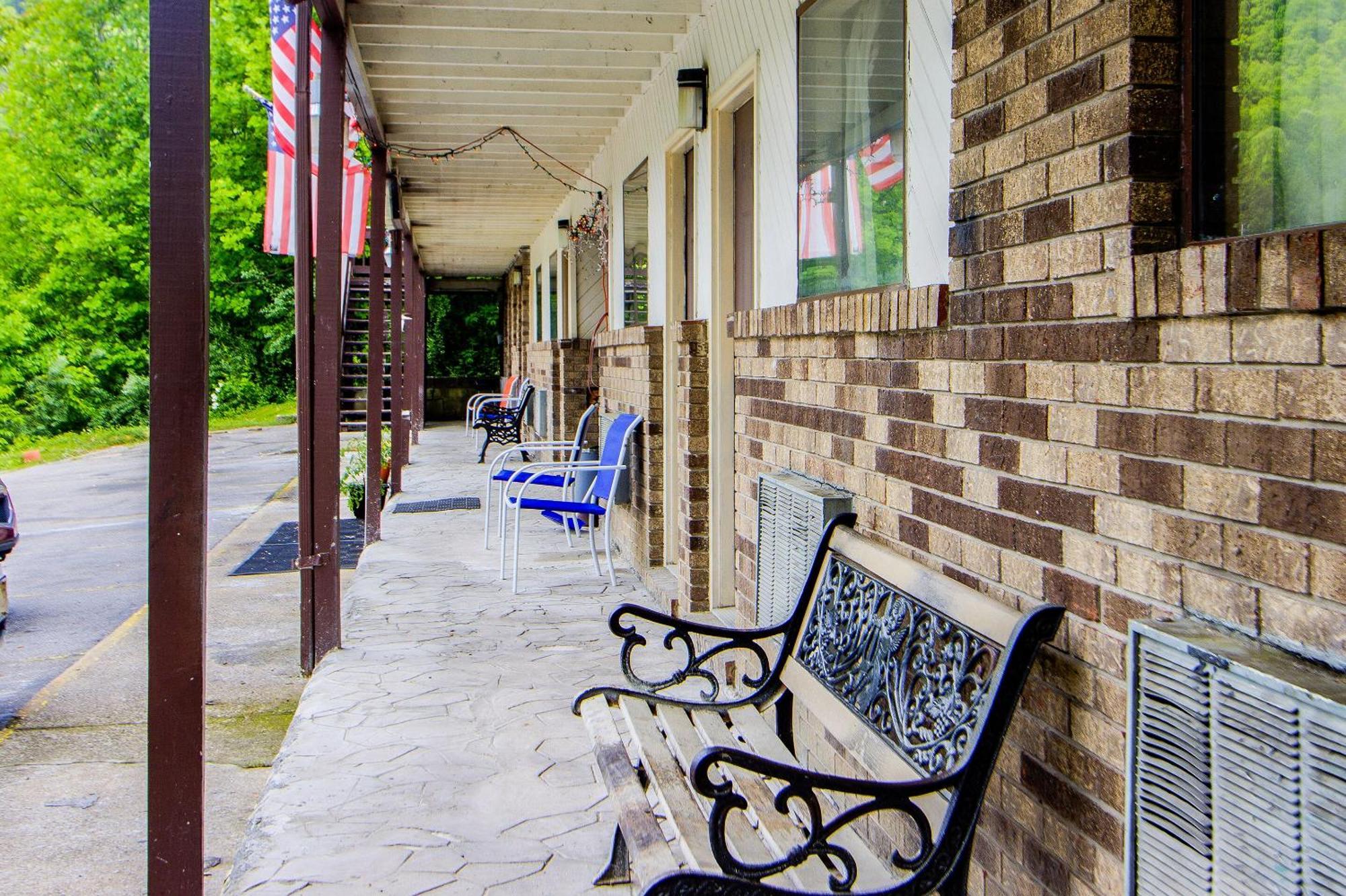 Oyo Inn, Wv - Hwy 119 Hotel 2*